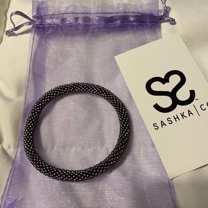Saska bracelet. 8”